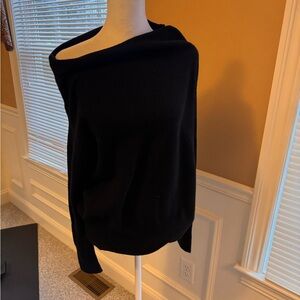 Brochu Walker The Lori off shoulder black cashmere sweater (size: M)